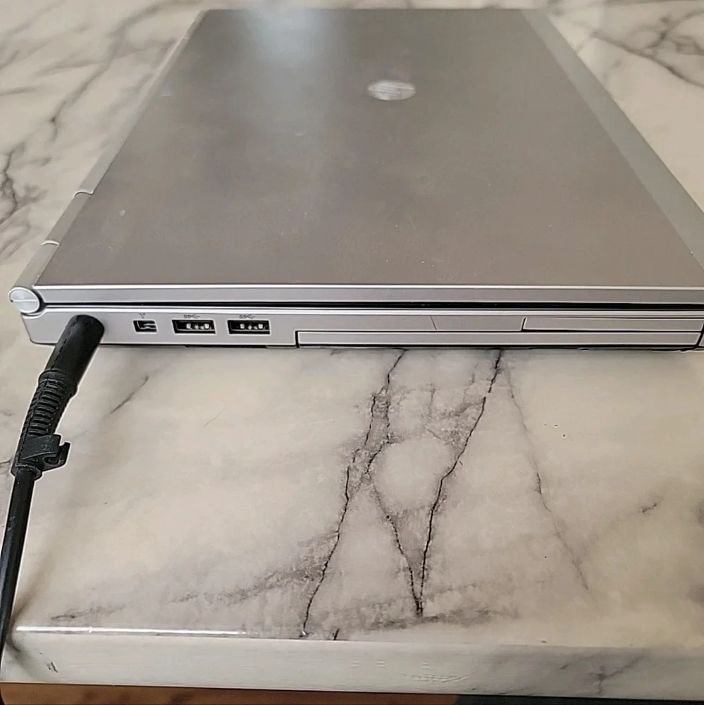 HP EliteBook 8470p Window's Pro. Powers On Memory Wiped And Operators System